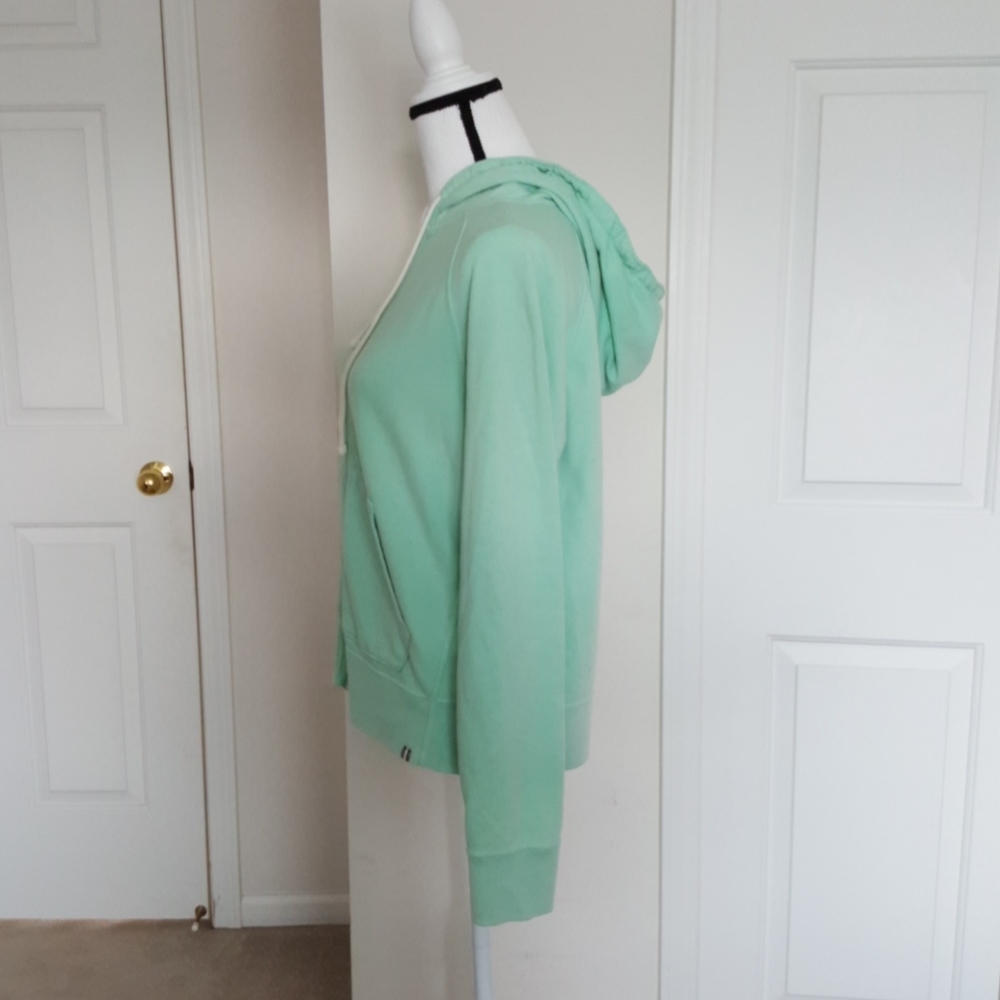 21:07 - GAP Zip Hoodie - Picture 5 of 8